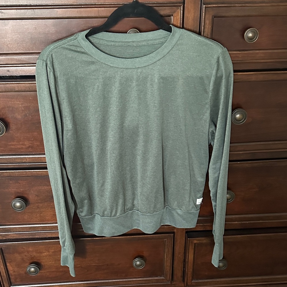 Vuori Sage Green Long Sleeve Top